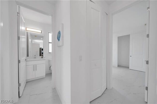 Building Photo - 2416-2418 Xelda Ave N