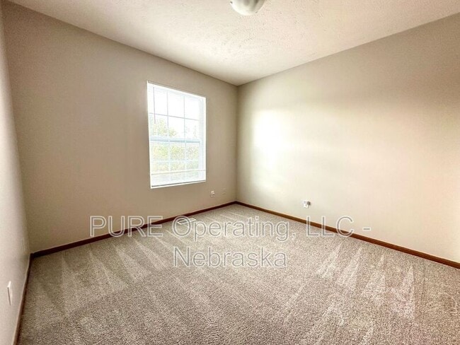 Building Photo - 6215 N 128th St