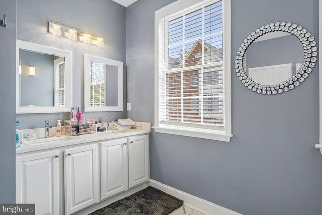 Building Photo - 20377 Cottswold Terrace