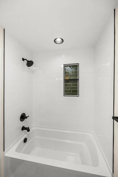 Building Photo - 5702 Brentwood Meadows Cir
