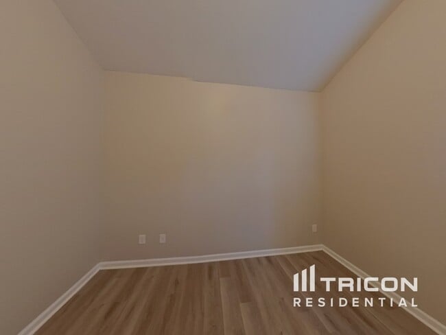Building Photo - 114 Biscayne Terrace