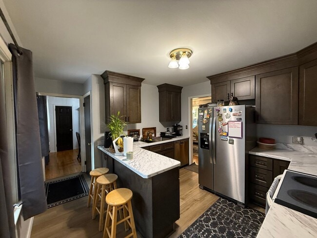 Building Photo - Bloomington 4 Bed 3 Bath Single Family Home