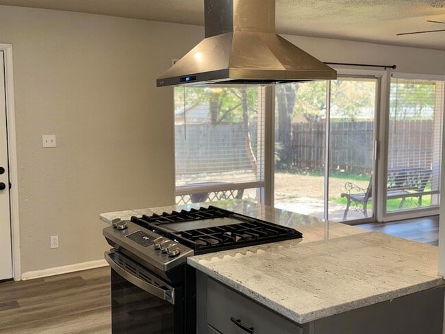 Building Photo - 4205 York St