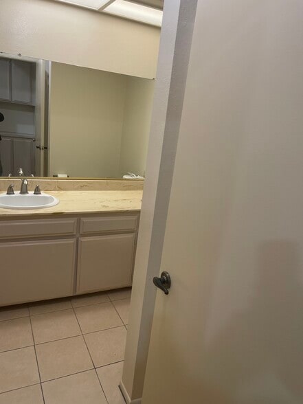 Building Photo - 524 N Maryland Ave