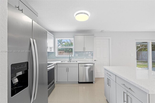 Building Photo - 1472 NE 62nd St