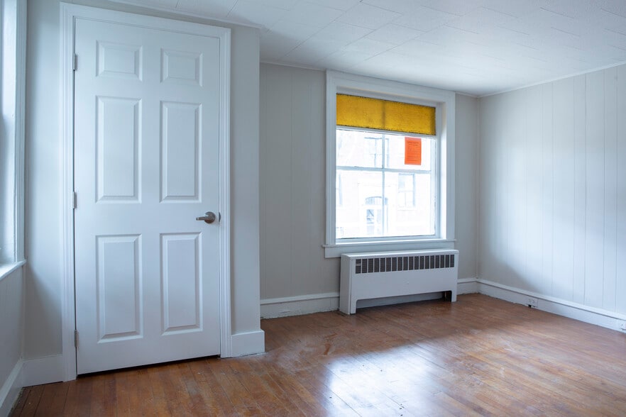 Building Photo - 62 Union St