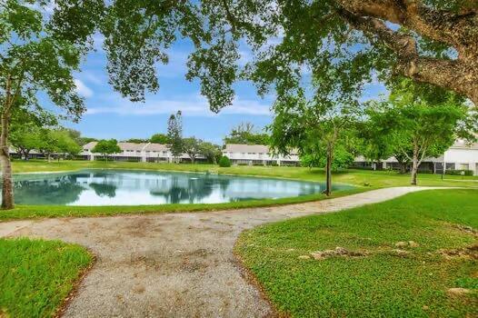 Building Photo - 7710 Lago Del Mar Dr