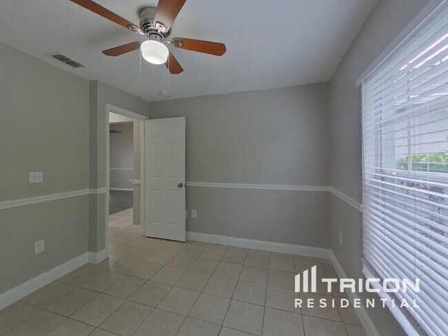 Building Photo - 2950 Canoe Cir