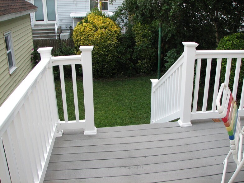 Building Photo - 9 Graywood Rd