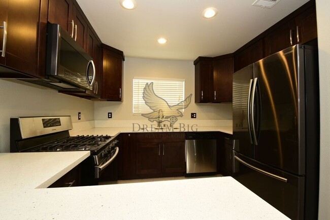 Building Photo - 10524 Autumn Pine Ave