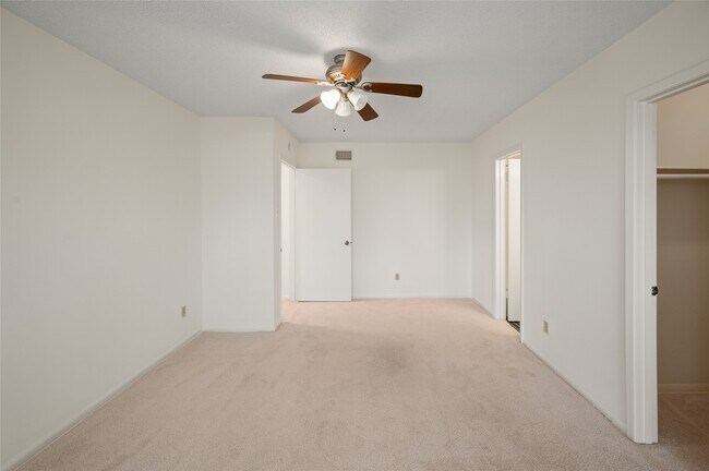 Building Photo - 9417 Bassoon Dr