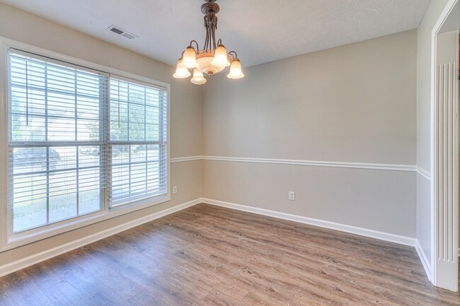 Building Photo - 1419 Colyn Avenue