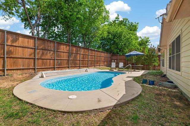 Building Photo - 3705 Redwood Cir