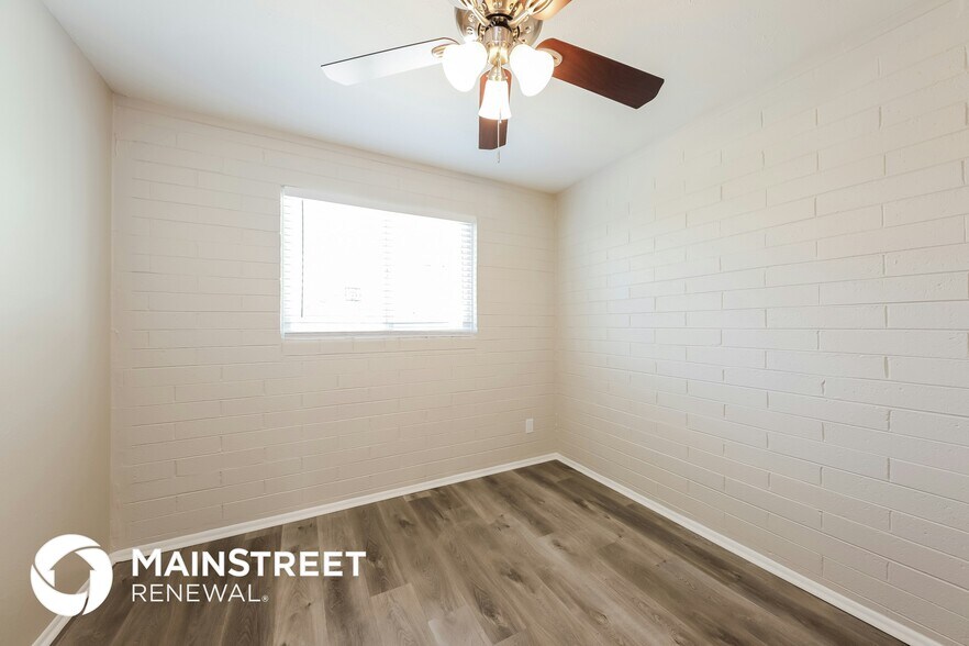 Building Photo - 4714 N 49th Dr