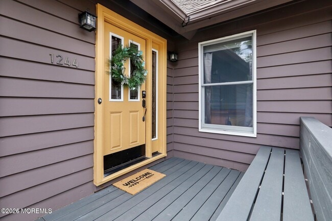 Building Photo - 1244 Whitesville Rd