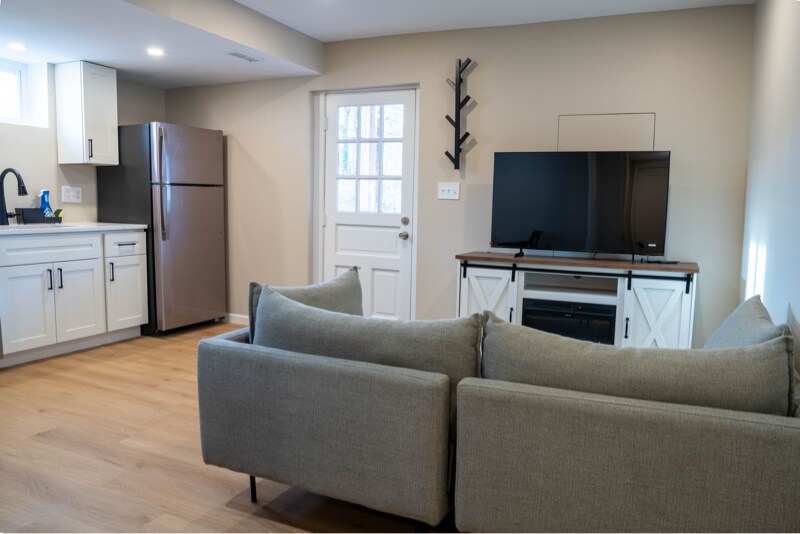 Building Photo - 1400 Northcrest Dr