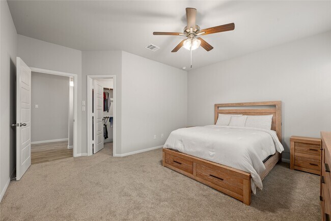 Building Photo - 27130 Peaceful Cv Dr