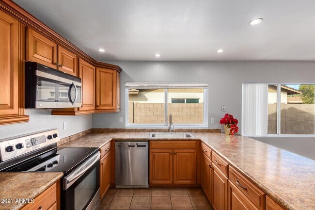 Building Photo - 5138 W Desert Cove Ave