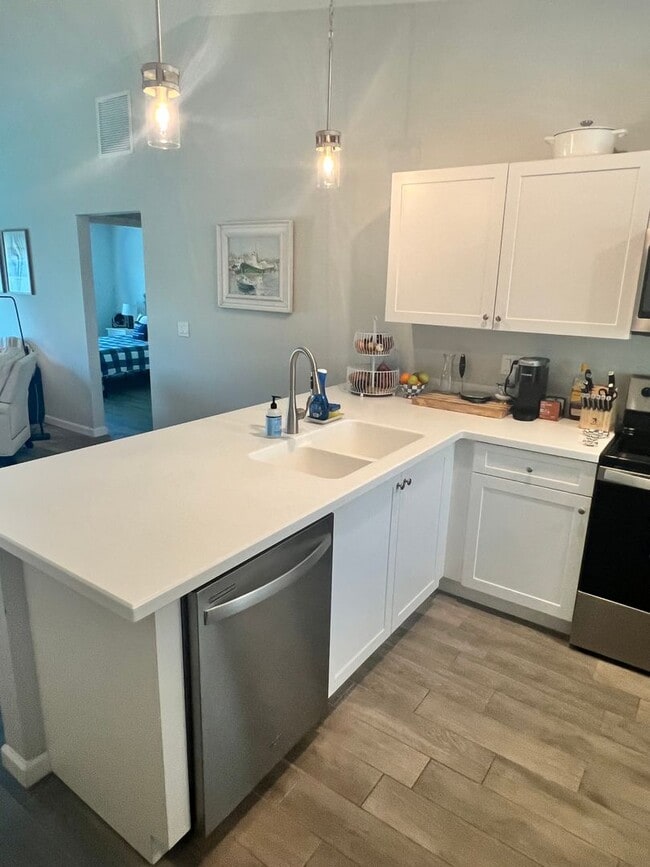 Building Photo - CHARMING 3 BEDROOM, 2 BATH HOME BUILT IN 2022 IN EAST STUART