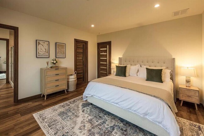 Building Photo - 2103 Crazyhorse Pass