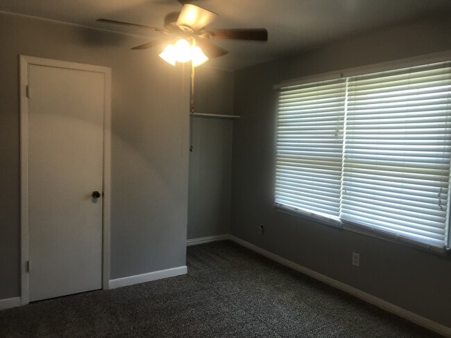 Building Photo - 5521 Pinto Ln