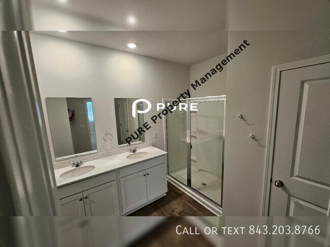 Building Photo - Downstairs Master - 5 BEDROOM HOME Berkele...