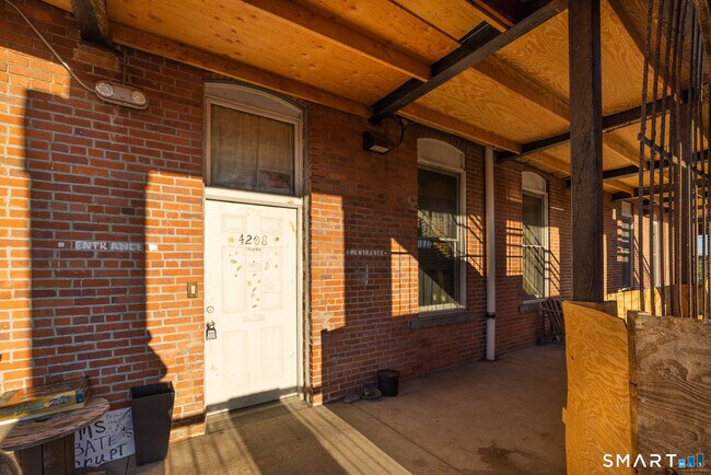 Building Photo - 325 Lafayette St