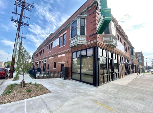 Building Photo - 1628 Cuming St