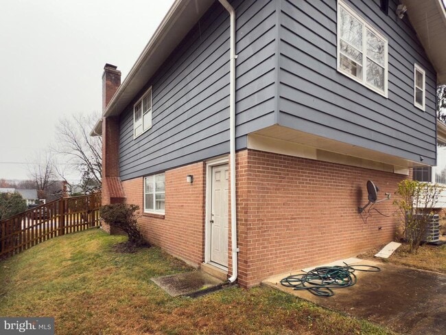 Building Photo - 12826 Camellia Dr