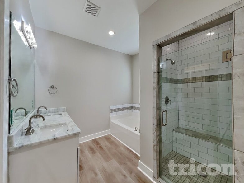 Building Photo - 1765 Bridgecrest Dr