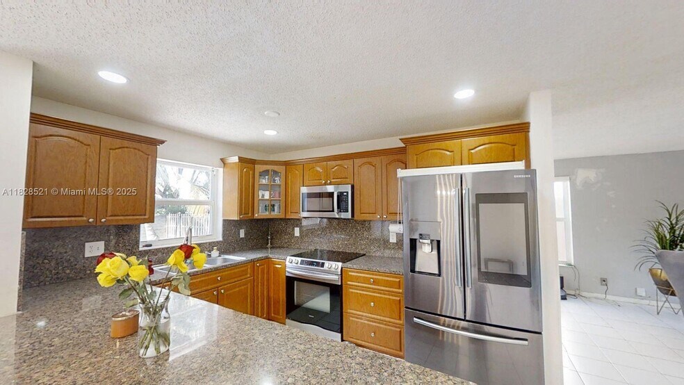 Building Photo - 8422 SW 44th Pl