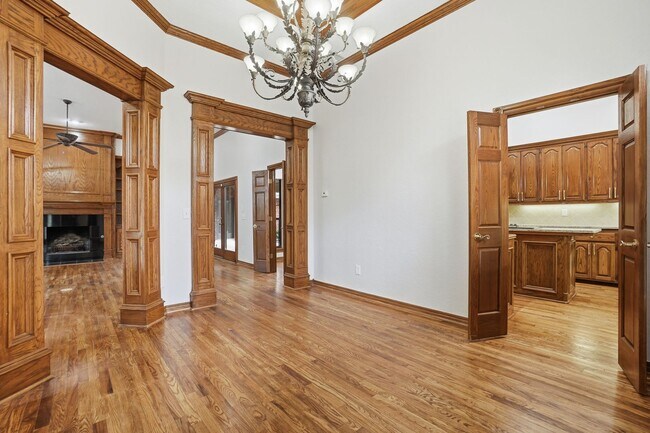 Building Photo - Beautiful & Newly Renovated 3 Bed & 2 Bath House in Heritage Hills with Private Pool