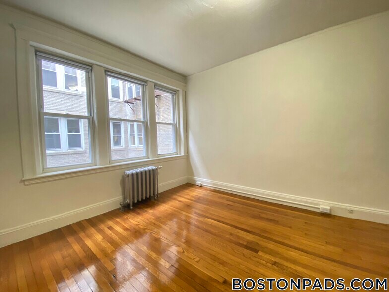 Building Photo - 1167 Boylston St