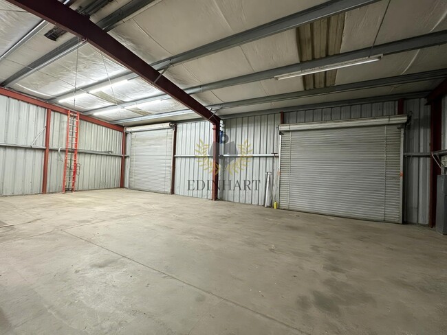 Building Photo - 25190 Elwood Rd