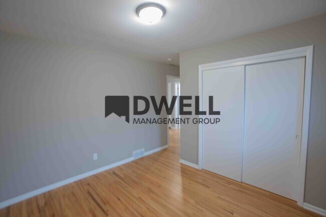 Building Photo - Single Family Home in SW Rochester with Fu...