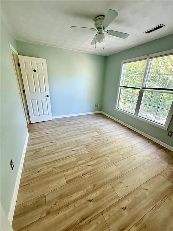 Building Photo - 125 Goldenrod Dr