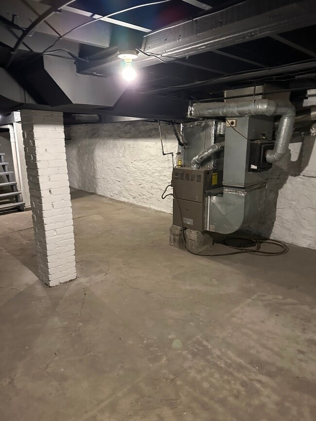 Building Photo - 5414 Brooklyn Ave