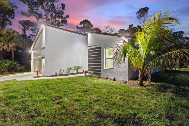 Building Photo - Deposit-Free! Get $1,000 OFF your first mo...