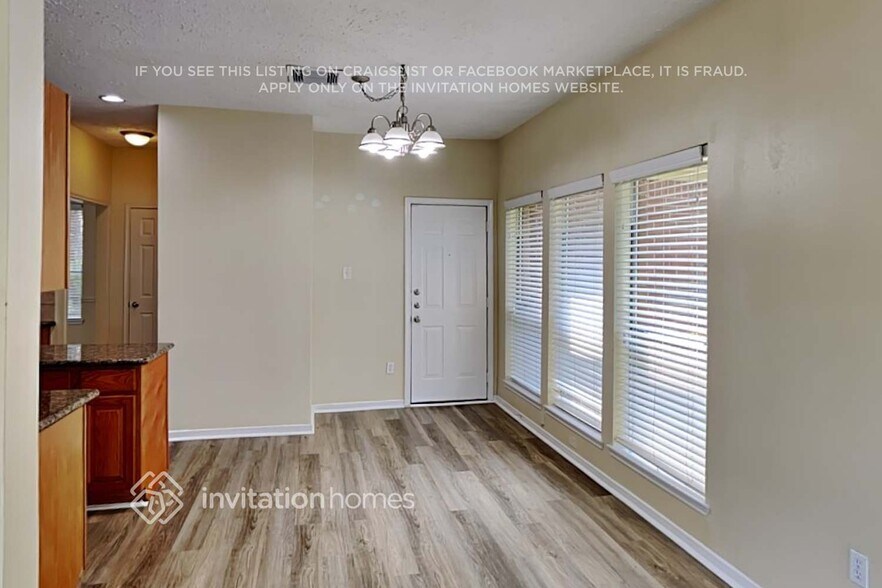 Building Photo - 14423 Sun Harbor Dr