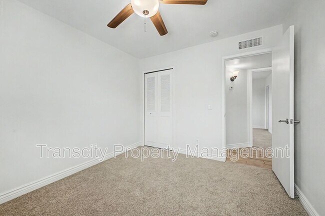 Building Photo - 4328 E Saint Catherine Ave