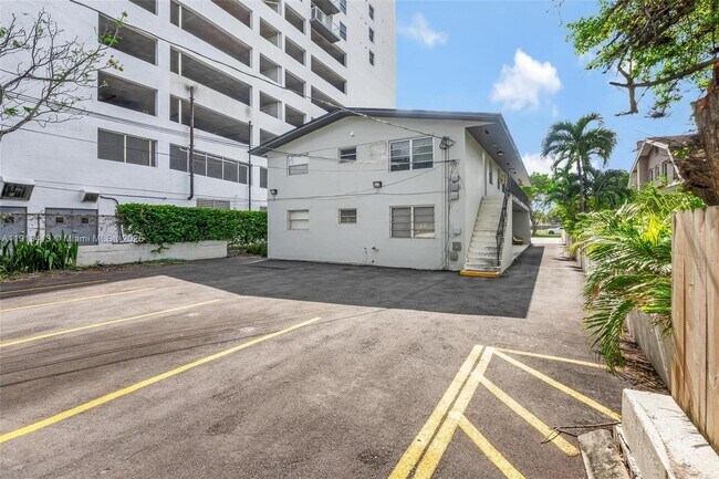 Building Photo - 43 Glen Royal Pkwy