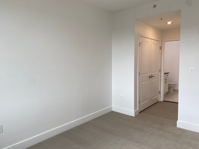 Building Photo - 4101 Albemarle St NW