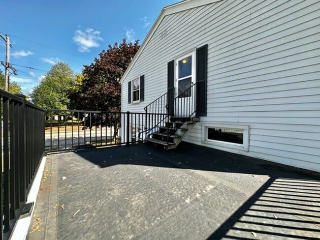 Building Photo - 1331 9th St