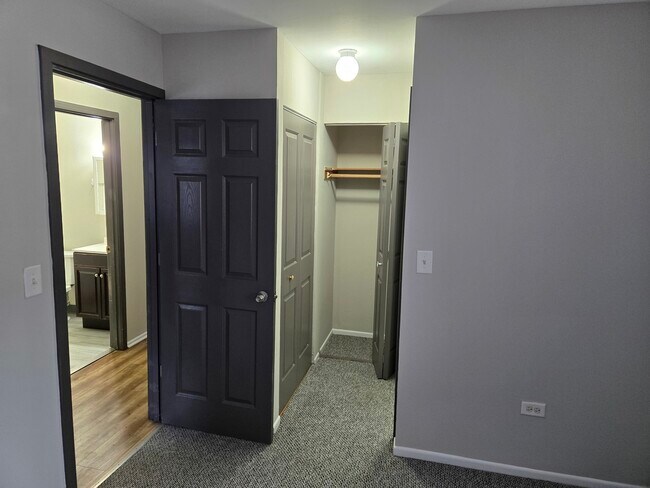 Building Photo - 8655 1/2 W Foster Ave