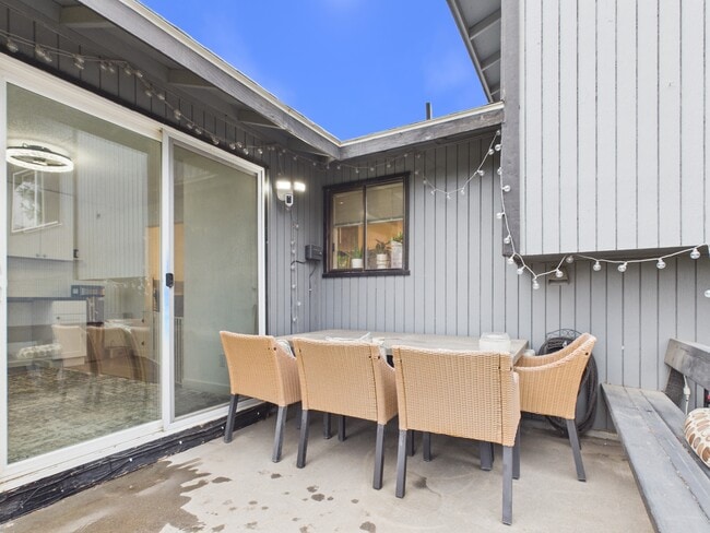 Building Photo - 313 N Oklahoma St