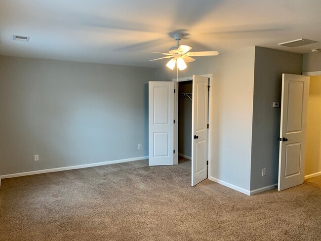 4th bedroom with extended closet space - 1545 Oldenburg Dr