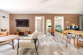 Building Photo - 1241 Ridgebury Rd