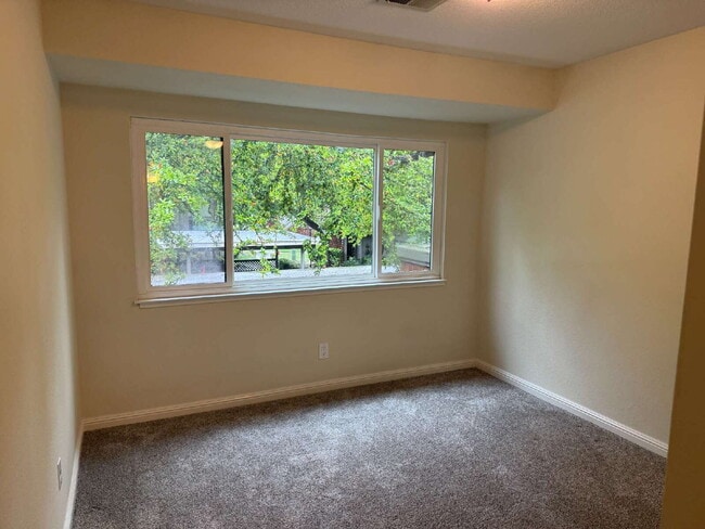Building Photo - Remodeled Condo
