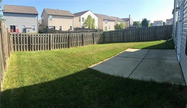 Building Photo - 2322 Middle View Dr