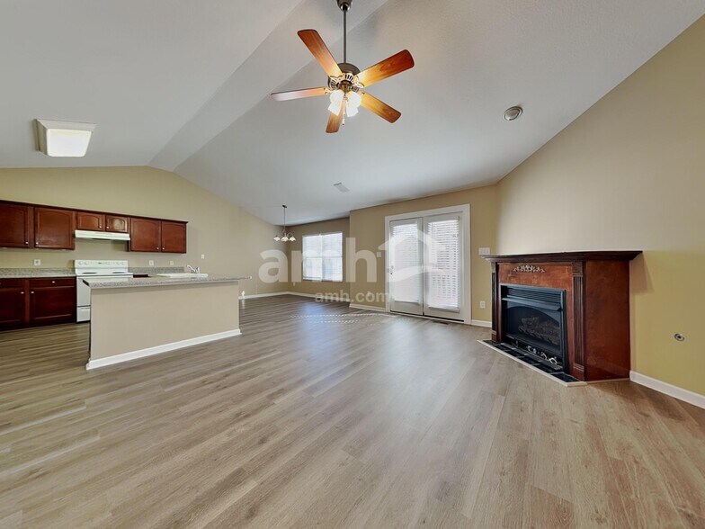 Building Photo - 5404 Silver Grove Ln